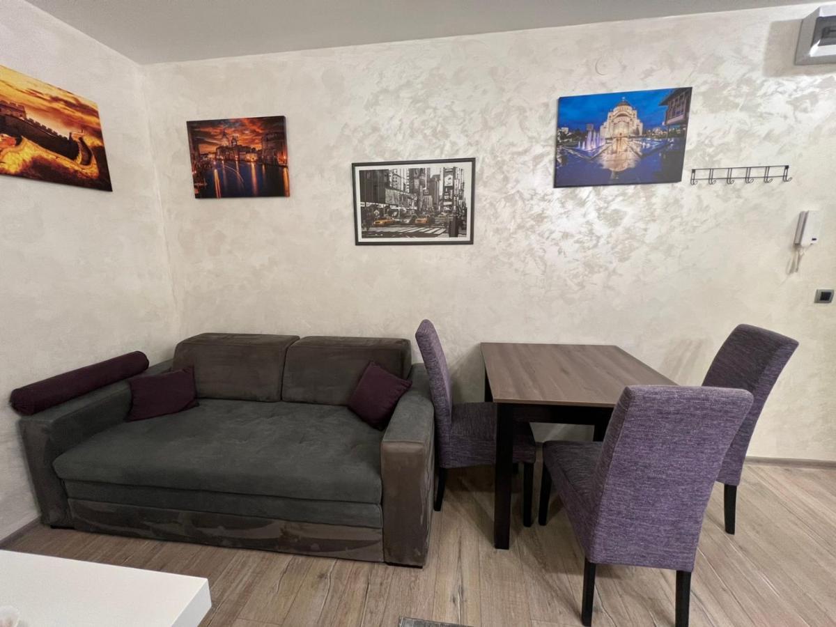 Capital Appartement Belgrado Buitenkant foto